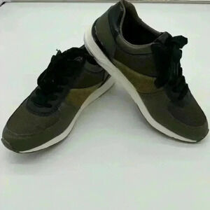 Venus Olive & Black sneakers Sz 39EU Approx 8US